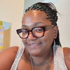 Meet your Posher, Lakeisha